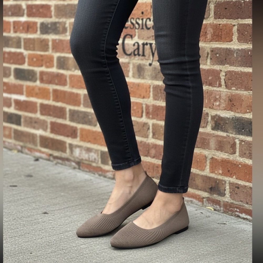 New authentic Jessica Carlyle super flexible comfortable fabric flats shoes